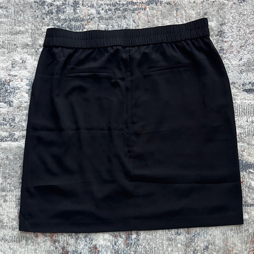 Black Lined Women's Skirt - Picture 6 of 9